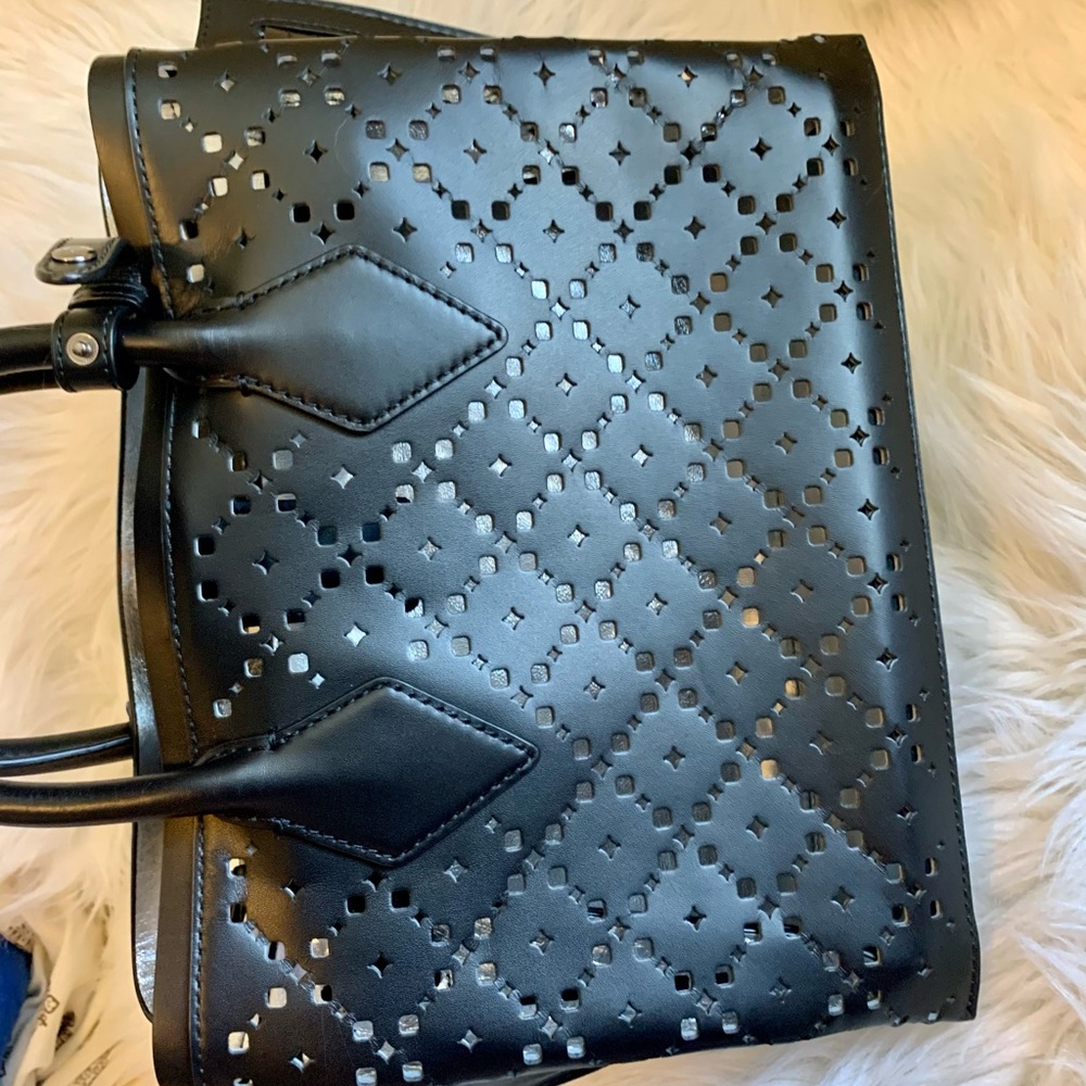 Perforated Milla Large Size - Picture 8 of 12